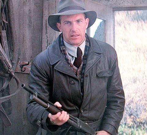 the-untouchables_kevin-costner_leather-coat-front-with-shotgun-7964588