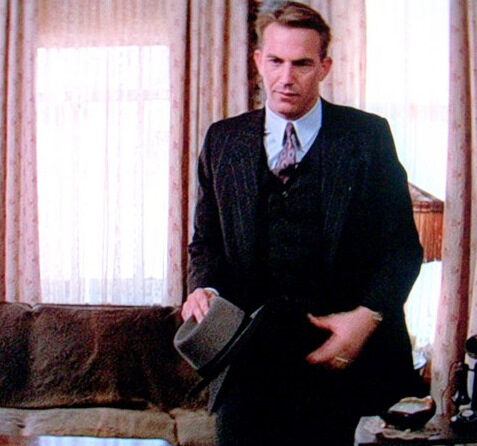 the-untouchables_costner_striped-suit-mid1-1347852