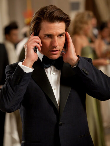 mission-impossible-ghost-protocol_-tom-cruise-tux-mid_image-credit-paramount-pictures-3120359