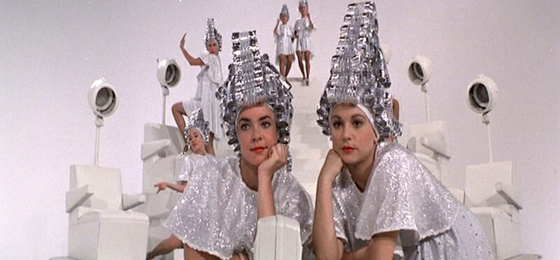 grease_stockard-channing-and-dinah-manoff_beauty-school-drop-out-bmp-3300230