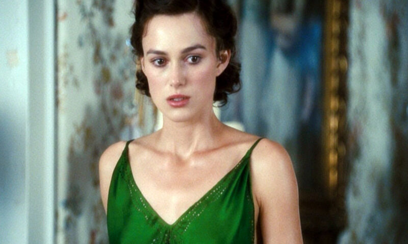 atonement_keira-knightley_green-dress_neckline-bmp-1359709