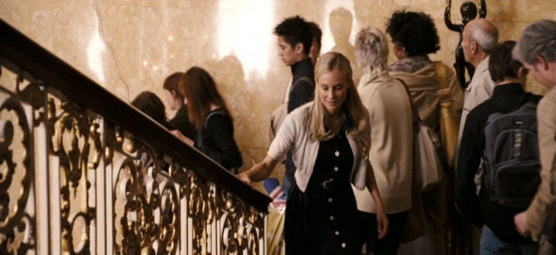 national-treasure-2_diane-kruger_buckingham-palace-outfit-stairs-bmp-7426288