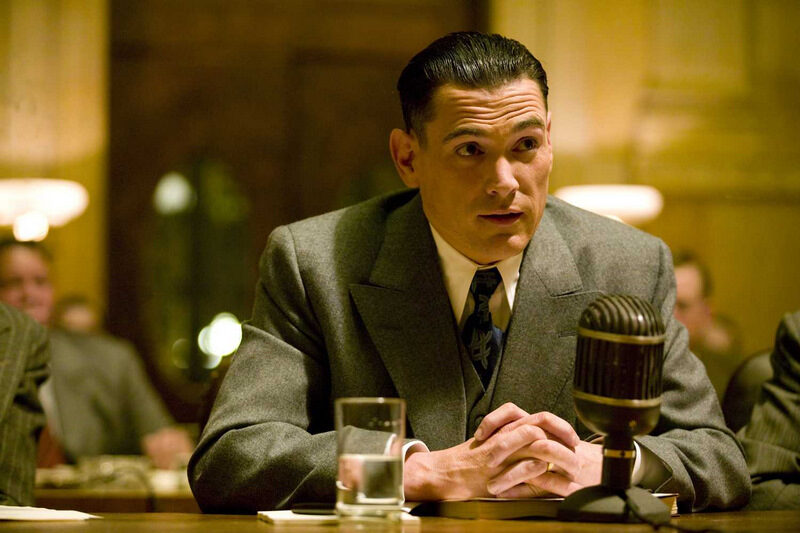 public-enemies_billy-crudup-3pc_mid_image-credit-universal-pictures-8197623