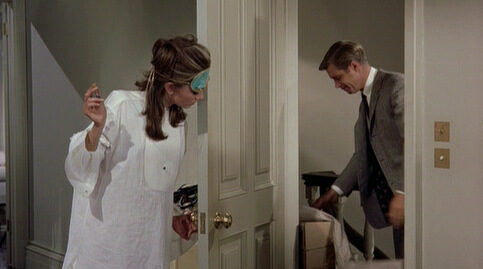 breakfast-at-tiffanys_audrey-hepburn-dress-shirt-mid_cap-4298754