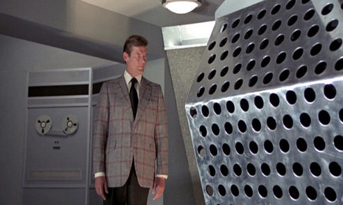 the-man-with-the-golden-gun_roger-moore-plaid-jacket_full-solex-bmp-1384090
