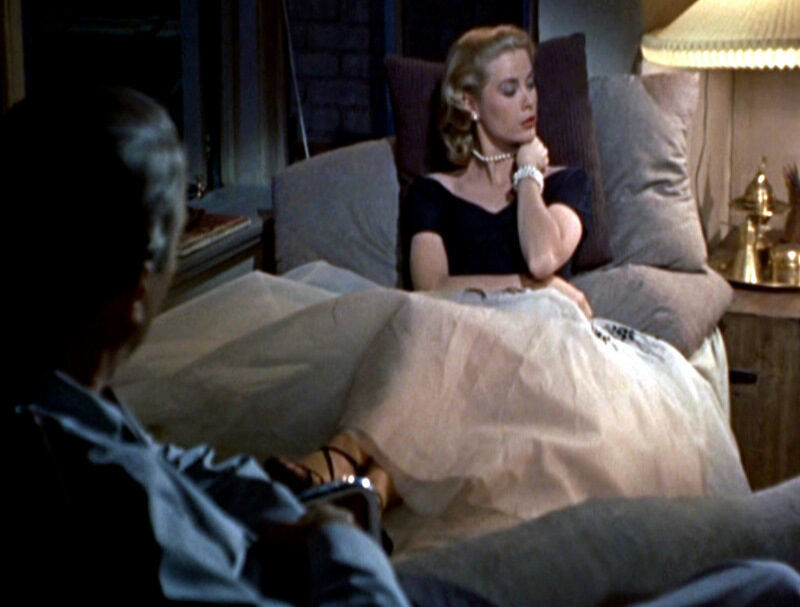 rear-window_grace-kelly_paris-dress_sitting-up-skirt-bmp-31-3804383