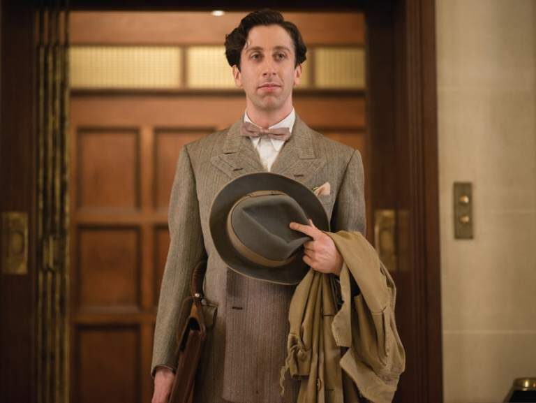 simon-helberg-suit-mid_florence-foster-jenkins_image-jpg_cmyk-001-3802747