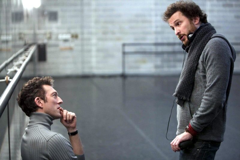 black-swan_darren-aronofsky-vincent-cassel-set-2_image-credit-fox-8804753