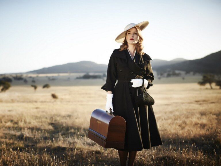 the-dressmaker_kate-winslet_travelling-coat-full_image-credit-universal-pictures-7661221