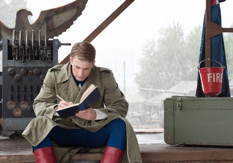 captain-america_chris-evans-coat_image-credit-paramount-pictures-5283055