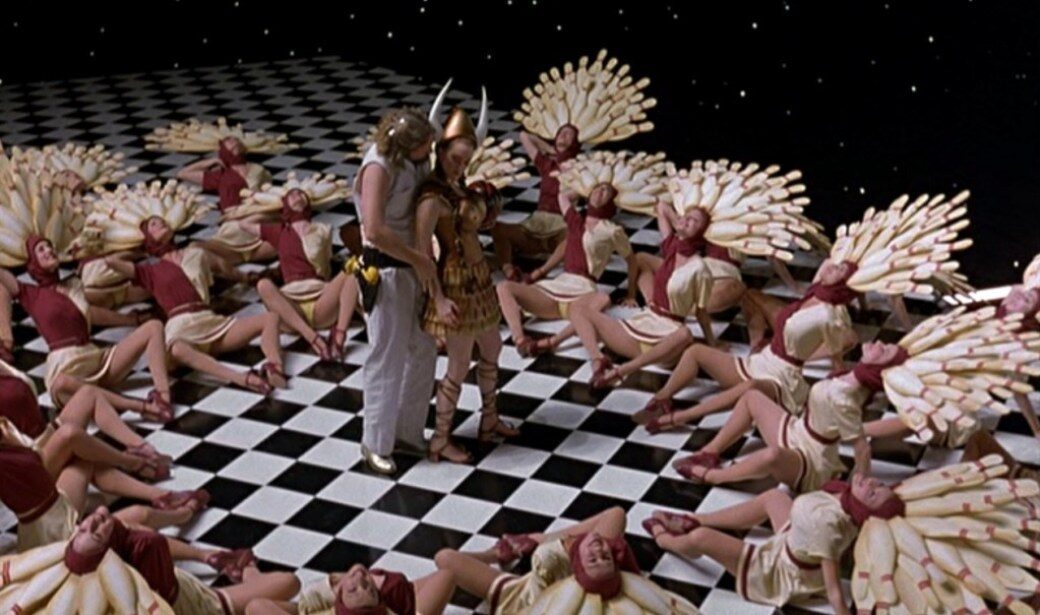 the-big-lebowski_kb_jeff-bridges_julliane-moore_dance-bmp-2734029