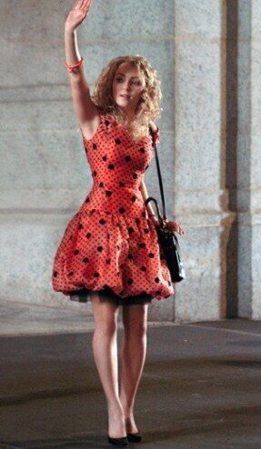 the-carrie-diaries_annasophia-robb-polka-dress-full_image-credit-warner-bros-television1-9896516