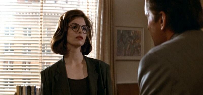 basic-instinct_jeanne-tripplehorn_mid-glasses-bmp-5120699