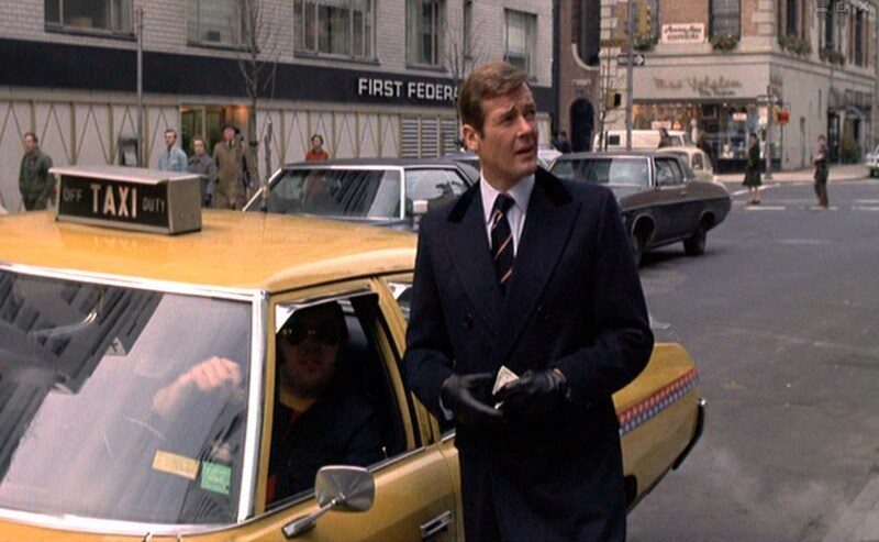 live-and-let-die_roger-moore_chesterfield-coat_taxi-bmp2_-7737968