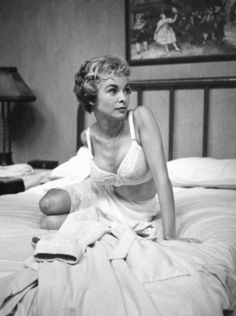 psychojanet-leigh-1960-paramountphoto-by-william-creameri-v