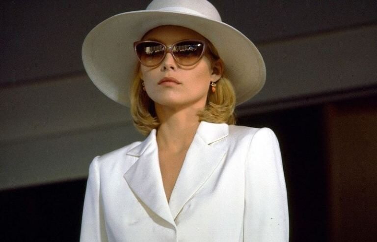 scarface_michelle-pfeiffer-linen-jacket-mid_image-credit-universal-pictures-1-3263211