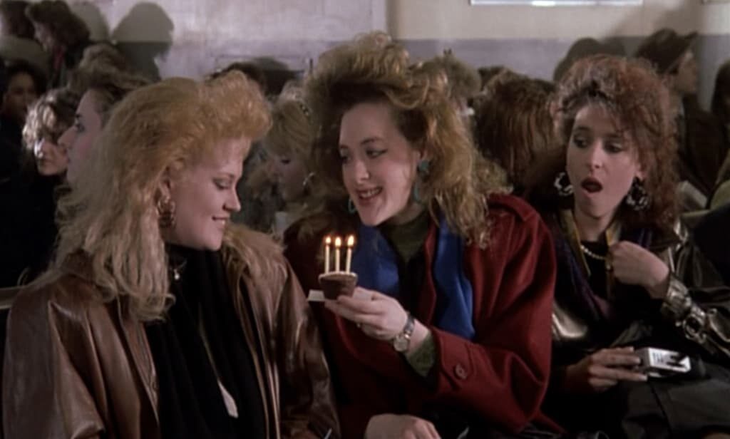 working-girl_melanie-griffith-joan-cusack_cake-bmp-8778903