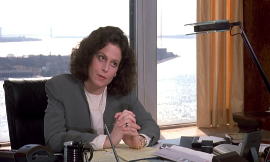 working-girl_sigourney-weaver_office-top-bmp-8892414