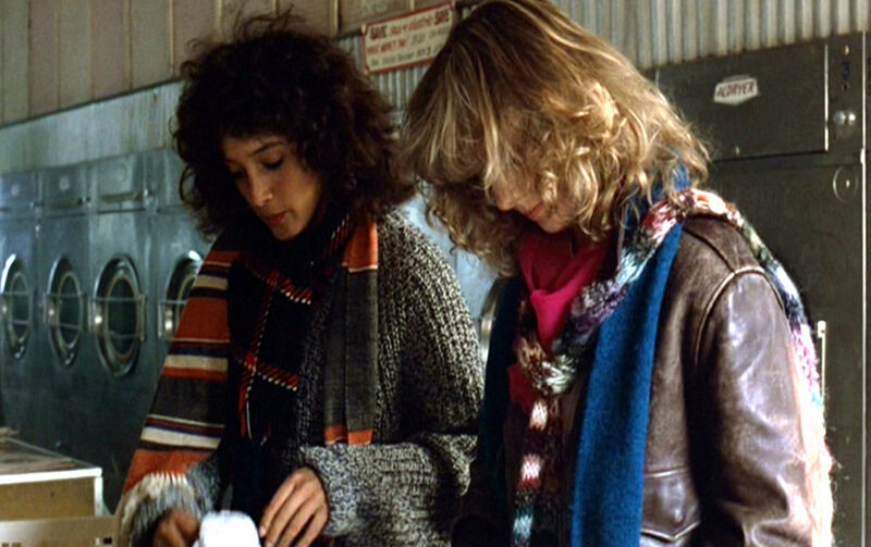 flashdance_jennifer-beals_grey-knitwear-laundrette-bmp-5102336