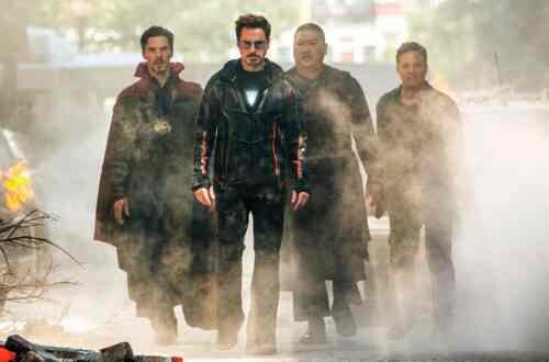 the-avengers_infinity-war_robert-downey-jr-full-group_image-credit-walt-disney-studios-7840786