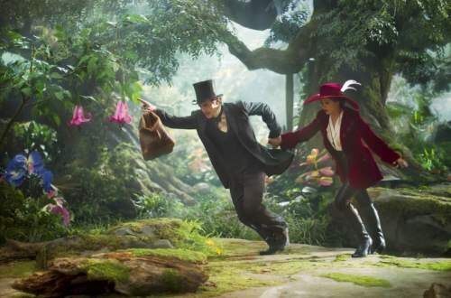 oz-the-great-and-powerful_james-franco-full-mila-kunis-riding-outfit_image-credit-walt-disney-pictures-6282905
